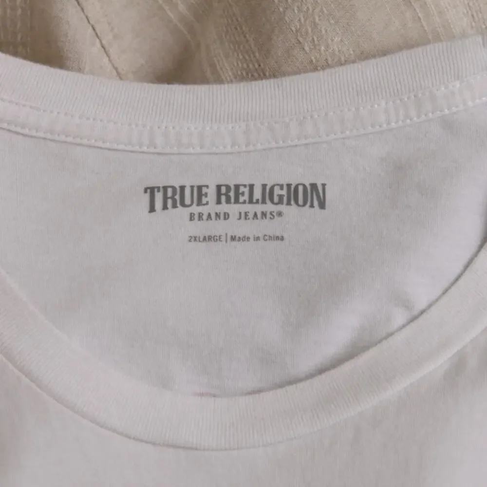 TRUE RELIGION | Mens White Red Buddha Logo Graphic T-Shirt Raised Paint Y2K 2XL